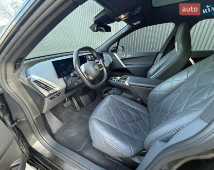 Серый БМВ iX, объемом двигателя 0 л и пробегом 79 тыс. км за 43950 $, фото 55 на Automoto.ua