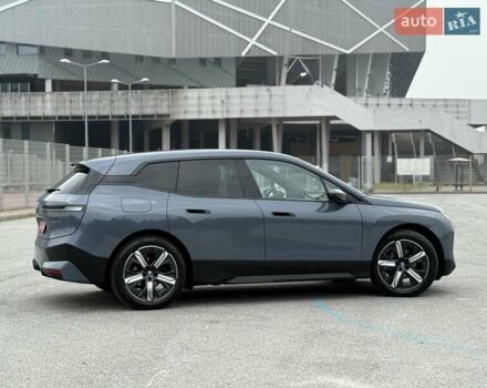 Серый БМВ iX, объемом двигателя 0 л и пробегом 106 тыс. км за 55500 $, фото 12 на Automoto.ua