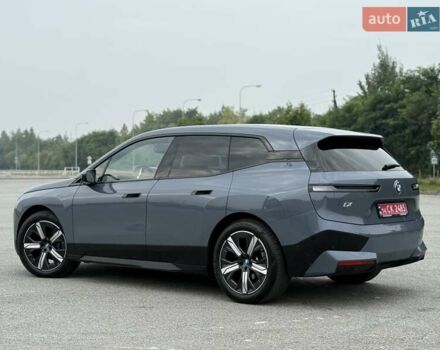Серый БМВ iX, объемом двигателя 0 л и пробегом 106 тыс. км за 55500 $, фото 6 на Automoto.ua