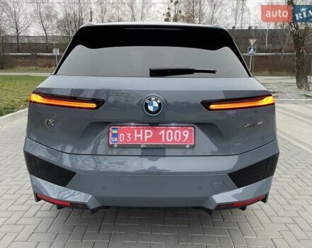 Серый БМВ iX, объемом двигателя 0 л и пробегом 53 тыс. км за 58800 $, фото 7 на Automoto.ua