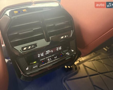 Серый БМВ iX, объемом двигателя 0 л и пробегом 19 тыс. км за 77000 $, фото 25 на Automoto.ua