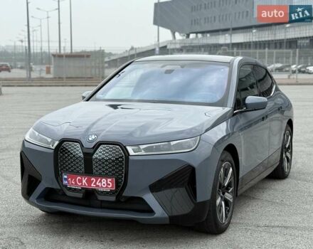 Серый БМВ iX, объемом двигателя 0 л и пробегом 106 тыс. км за 55500 $, фото 19 на Automoto.ua