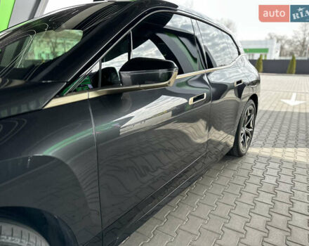 Серый БМВ iX, объемом двигателя 0 л и пробегом 38 тыс. км за 62500 $, фото 16 на Automoto.ua