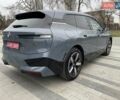 Серый БМВ iX, объемом двигателя 0 л и пробегом 53 тыс. км за 58800 $, фото 2 на Automoto.ua