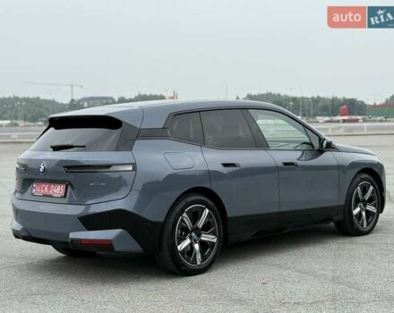 Серый БМВ iX, объемом двигателя 0 л и пробегом 106 тыс. км за 55500 $, фото 30 на Automoto.ua