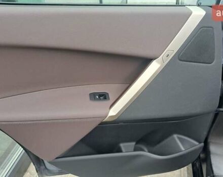 Серый БМВ iX, объемом двигателя 0 л и пробегом 49 тыс. км за 45500 $, фото 12 на Automoto.ua