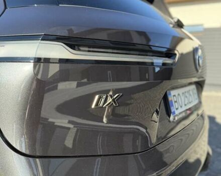 Серый БМВ iX, объемом двигателя 0 л и пробегом 35 тыс. км за 47500 $, фото 15 на Automoto.ua
