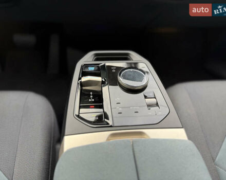 Серый БМВ iX, объемом двигателя 0 л и пробегом 38 тыс. км за 45700 $, фото 39 на Automoto.ua