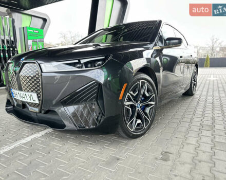 Серый БМВ iX, объемом двигателя 0 л и пробегом 38 тыс. км за 62500 $, фото 1 на Automoto.ua