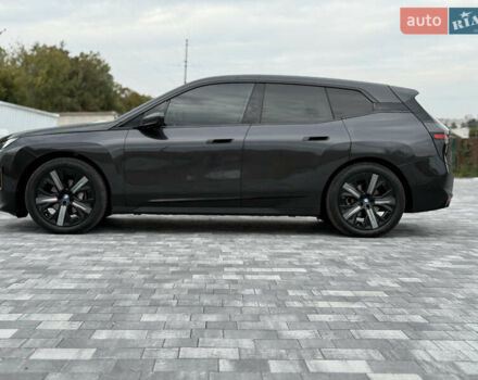 Серый БМВ iX, объемом двигателя 0 л и пробегом 38 тыс. км за 45700 $, фото 8 на Automoto.ua