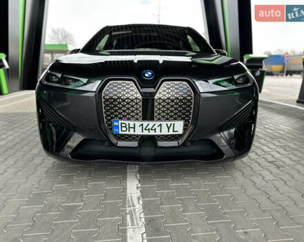 Серый БМВ iX, объемом двигателя 0 л и пробегом 38 тыс. км за 62500 $, фото 5 на Automoto.ua