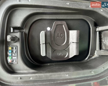 Серый БМВ iX, объемом двигателя 0 л и пробегом 38 тыс. км за 62500 $, фото 19 на Automoto.ua