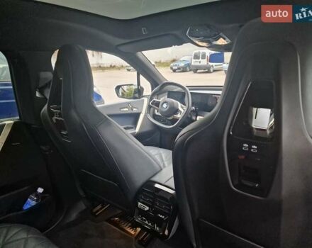 Серый БМВ iX, объемом двигателя 0 л и пробегом 30 тыс. км за 51700 $, фото 15 на Automoto.ua