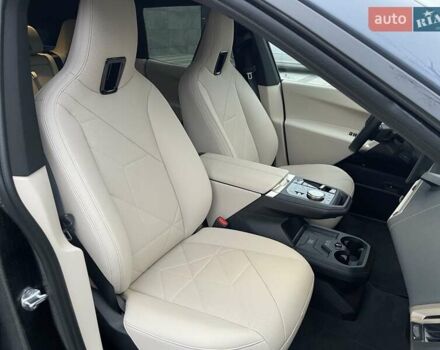 Серый БМВ iX, объемом двигателя 0 л и пробегом 53 тыс. км за 58800 $, фото 33 на Automoto.ua