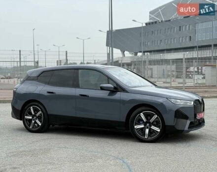 Серый БМВ iX, объемом двигателя 0 л и пробегом 106 тыс. км за 55500 $, фото 13 на Automoto.ua