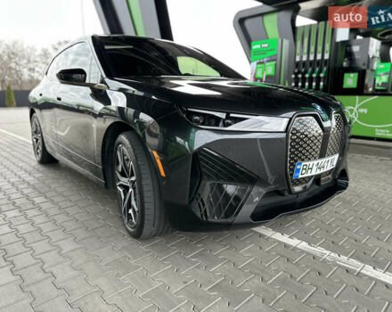 Серый БМВ iX, объемом двигателя 0 л и пробегом 38 тыс. км за 62500 $, фото 7 на Automoto.ua