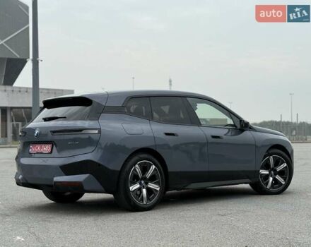 Серый БМВ iX, объемом двигателя 0 л и пробегом 106 тыс. км за 55500 $, фото 9 на Automoto.ua