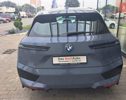Серый БМВ iX, объемом двигателя 0 л и пробегом 49 тыс. км за 45500 $, фото 7 на Automoto.ua