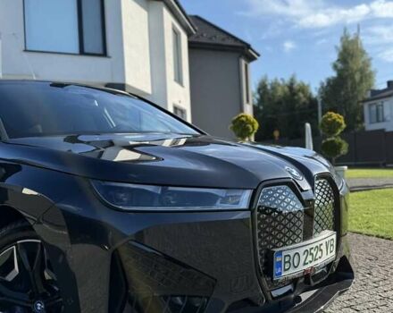 Серый БМВ iX, объемом двигателя 0 л и пробегом 35 тыс. км за 47500 $, фото 2 на Automoto.ua