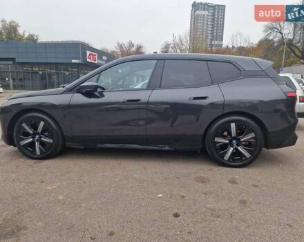 Серый БМВ iX, объемом двигателя 0 л и пробегом 30 тыс. км за 51700 $, фото 2 на Automoto.ua