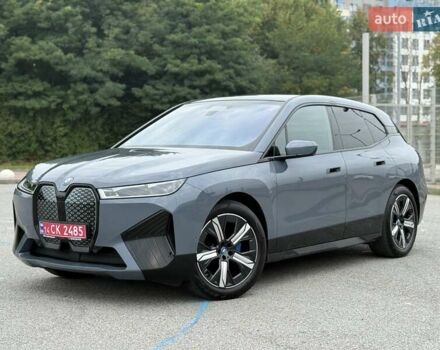 Серый БМВ iX, объемом двигателя 0 л и пробегом 106 тыс. км за 55500 $, фото 2 на Automoto.ua