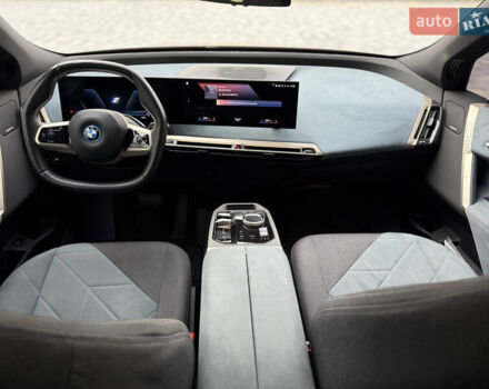 Серый БМВ iX, объемом двигателя 0 л и пробегом 38 тыс. км за 45700 $, фото 37 на Automoto.ua