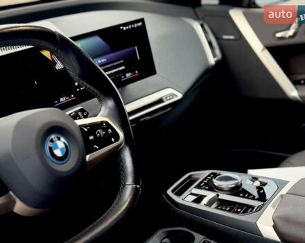 Сірий БМВ iX, об'ємом двигуна 0 л та пробігом 88 тис. км за 44000 $, фото 9 на Automoto.ua