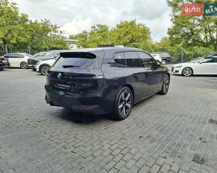 Серый БМВ iX, объемом двигателя 0 л и пробегом 20 тыс. км за 52900 $, фото 3 на Automoto.ua