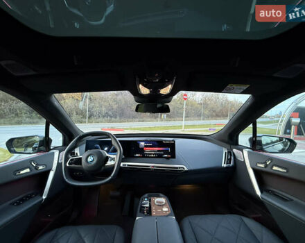 Серый БМВ iX, объемом двигателя 0 л и пробегом 50 тыс. км за 68900 $, фото 3 на Automoto.ua
