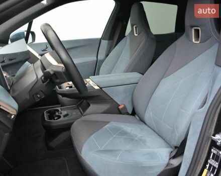 Серый БМВ iX, объемом двигателя 0 л и пробегом 13 тыс. км за 75000 $, фото 3 на Automoto.ua