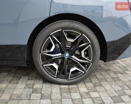 Серый БМВ iX, объемом двигателя 0 л и пробегом 13 тыс. км за 75000 $, фото 9 на Automoto.ua
