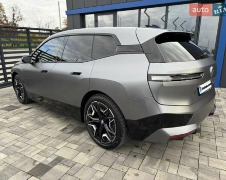 Серый БМВ iX, объемом двигателя 0 л и пробегом 49 тыс. км за 79500 $, фото 9 на Automoto.ua