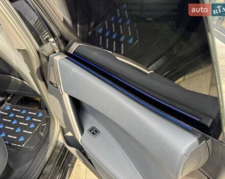 Серый БМВ iX, объемом двигателя 0 л и пробегом 49 тыс. км за 79500 $, фото 35 на Automoto.ua