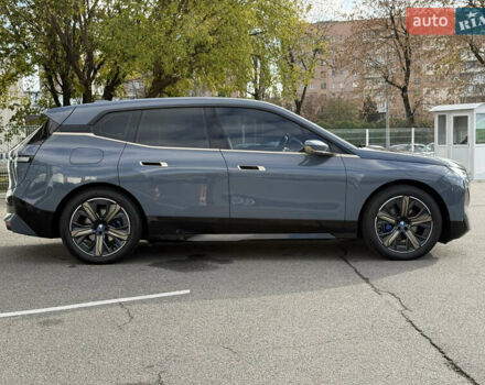 Серый БМВ iX, объемом двигателя 0 л и пробегом 15 тыс. км за 74400 $, фото 10 на Automoto.ua