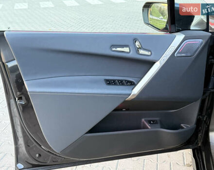Серый БМВ iX, объемом двигателя 0 л и пробегом 50 тыс. км за 68900 $, фото 14 на Automoto.ua