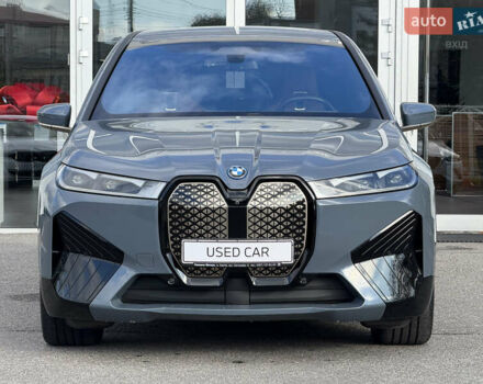 Серый БМВ iX, объемом двигателя 0 л и пробегом 15 тыс. км за 74400 $, фото 1 на Automoto.ua