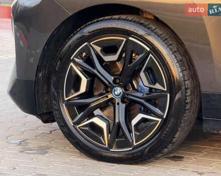 Серый БМВ iX, объемом двигателя 0 л и пробегом 50 тыс. км за 68900 $, фото 12 на Automoto.ua