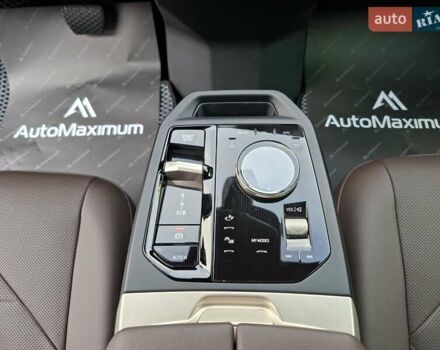 Серый БМВ iX, объемом двигателя 0 л и пробегом 20 тыс. км за 52900 $, фото 22 на Automoto.ua