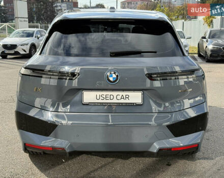 Серый БМВ iX, объемом двигателя 0 л и пробегом 15 тыс. км за 74400 $, фото 7 на Automoto.ua