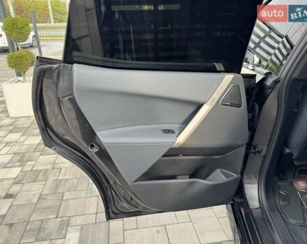 Серый БМВ iX, объемом двигателя 0 л и пробегом 49 тыс. км за 79500 $, фото 26 на Automoto.ua