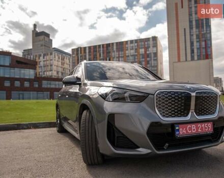 Серый БМВ iX, объемом двигателя 0 л и пробегом 4 тыс. км за 36000 $, фото 4 на Automoto.ua