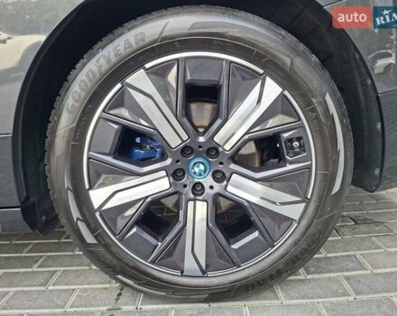 Серый БМВ iX, объемом двигателя 0 л и пробегом 20 тыс. км за 52900 $, фото 26 на Automoto.ua