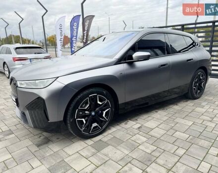 Серый БМВ iX, объемом двигателя 0 л и пробегом 49 тыс. км за 79500 $, фото 8 на Automoto.ua