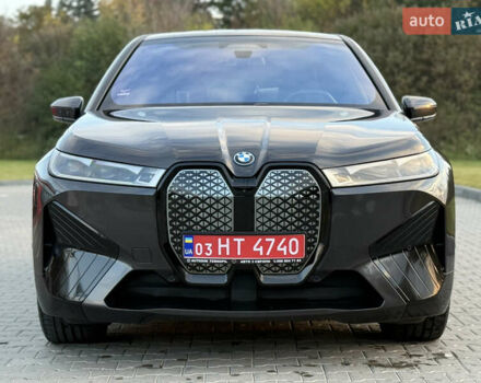 Серый БМВ iX, объемом двигателя 0 л и пробегом 50 тыс. км за 68900 $, фото 6 на Automoto.ua