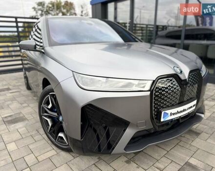 Серый БМВ iX, объемом двигателя 0 л и пробегом 49 тыс. км за 79500 $, фото 5 на Automoto.ua