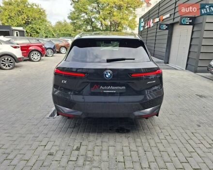 Серый БМВ iX, объемом двигателя 0 л и пробегом 20 тыс. км за 52900 $, фото 5 на Automoto.ua