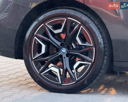 Серый БМВ iX, объемом двигателя 0 л и пробегом 50 тыс. км за 68900 $, фото 11 на Automoto.ua