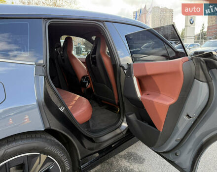 Серый БМВ iX, объемом двигателя 0 л и пробегом 15 тыс. км за 74400 $, фото 32 на Automoto.ua