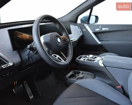 Серый БМВ iX, объемом двигателя 0 л и пробегом 3 тыс. км за 100390 $, фото 4 на Automoto.ua