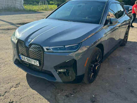 БМВ iX 2022 в Киеве на Automoto.ua Серый БМВ iX, объемом двигателя 0 л и пробегом 39 тыс. км за 79999 $, фото 1 на Automoto.ua